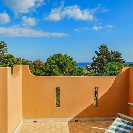 Nice Apartment In Davoli Marina Cz San Sostene Marina
